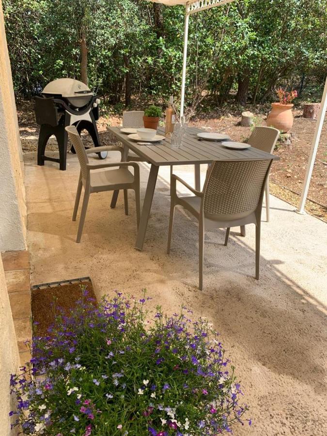 Le Petit Chene Villa Le Castellet  Exteriör bild